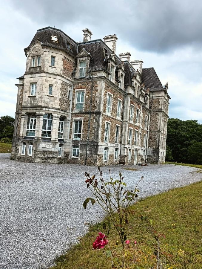 Chatescos - Estudio En Chateau Eksteriør billede