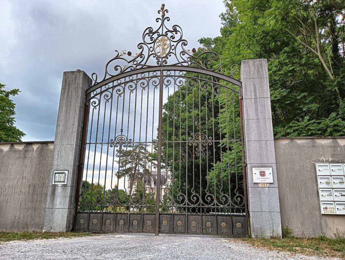 Chatescos - Estudio En Chateau Eksteriør billede